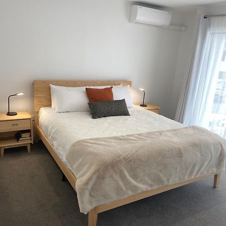 Relaxing Getaway Apartment Albert Town Exterior photo